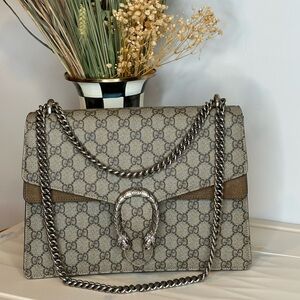 Gucci Dionysus Medium Shoulder Bag